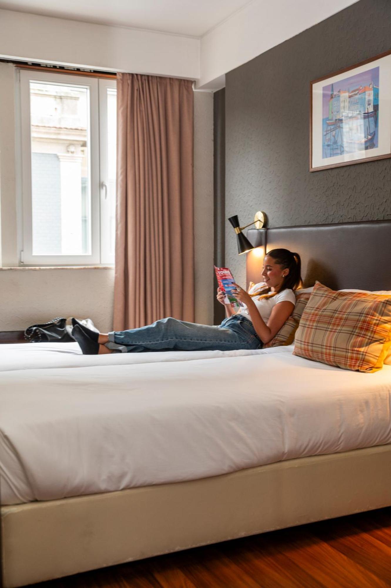 Standard Family Room,1742571358:JPEG